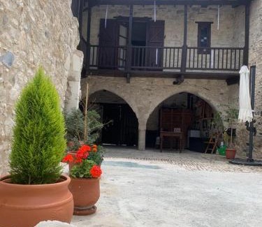 Omodos House | Afames House - Beautiful Traditional House