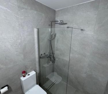 Universal Apartment | AMAZING 2 Bedroom 2 Bathroom APARTMENT