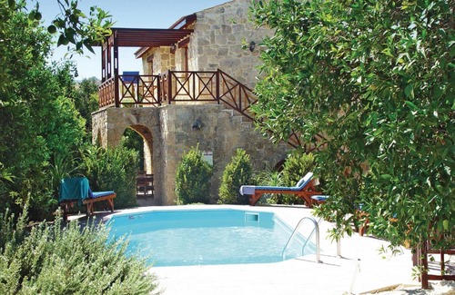 Miliou House | Amazing home in Miliou Paphos with 3 Bedrooms, Outdoor swimming pool and Swimming pool