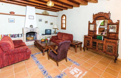 Miliou House | Amazing home in Miliou Paphos with 3 Bedrooms, Outdoor swimming pool and Swimming pool
