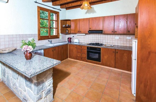 Miliou House | Amazing home in Miliou Paphos with 3 Bedrooms, Outdoor swimming pool and Swimming pool
