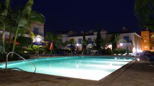 Universal Villa | Aurora Townhouse - Complimentary Paphos Airport Transport