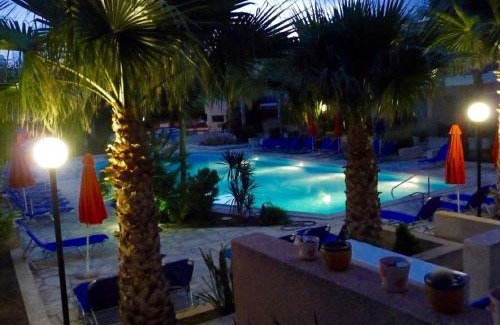 Universal Villa | Aurora Townhouse - Complimentary Paphos Airport Transport