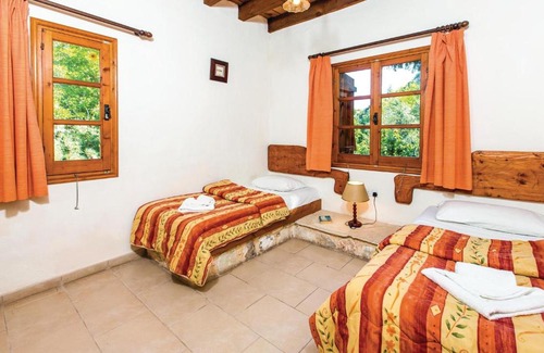 Miliou House | Beautiful home in Miliou Paphos with 3 Bedrooms, Jacuzzi and Outdoor swimming pool