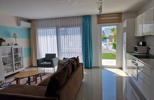 Gastria House | Beautiful luxurious villa by the beach in high-end complex Caesar Beach