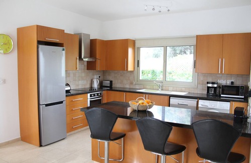 Pegeia Villa | Beautiful Modern 3 Bed 2 Bath Villa With Large 10M Private Pool (heating €40 pd)