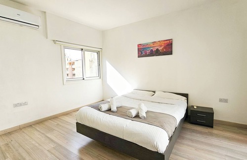 Larnaca City Centre Apartment | Blue Sky Ocean Retreat