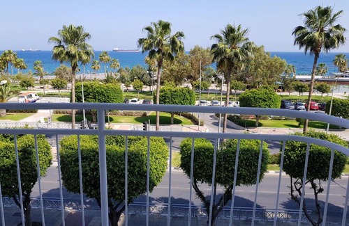 Historical Center Apartment | Breathtaking View & Seafront * Modern * At the Beach * Center City