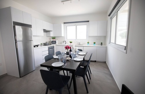 Strovolos Apartment | Carme at the Beach - Home away from home! Beautiful 2bedroom-2bathroom apartment