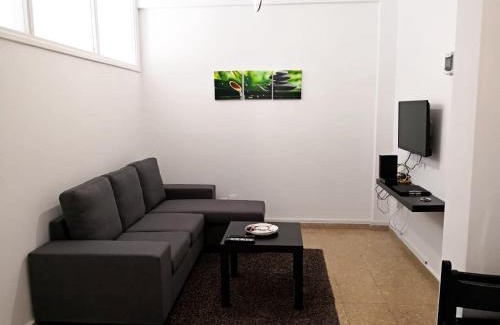 Egkomi Apartment | Cheerful Apartment in Nicosia