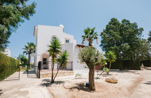 Latchi Villa | CHRYSANTHEMUM 3 BEDROOM VILLA