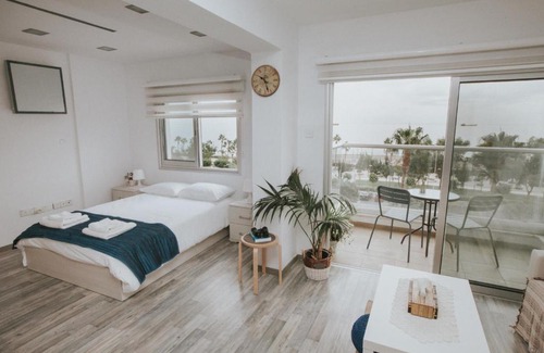 Historical Center Apartment | City Centre Studio Beach View
