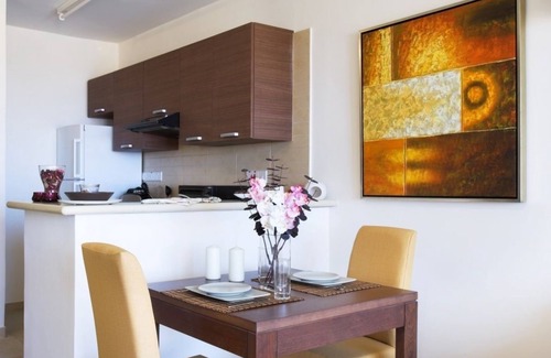 Peyia Town Apartment | Club Coral View Resort
