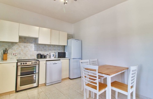 Pegeia Villa | Coral Bay 4 Bed Villa - 5 Minutes Walk to Blue Flag Sandy Beaches - Heated Pool