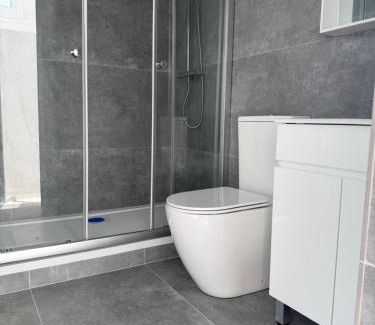 Kato Polemidia Apartment | Costas court