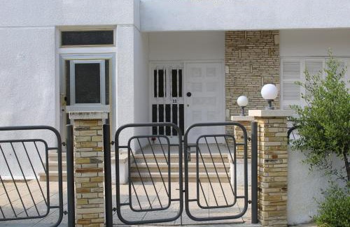 Nicosia Hostel | Costas Hostel Action 2