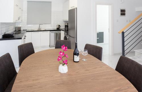 Chlorakas Villa | Cosy Paphos Villa - By IMH Travel & Tours