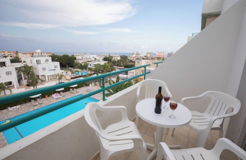 Pernera Apartment | DebbieXenia Hotel Apartments