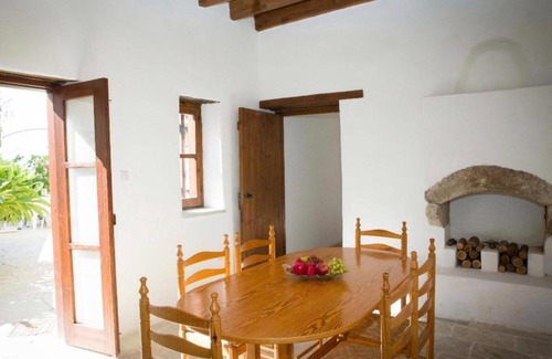 Anarvagos House | Demetra Cottage