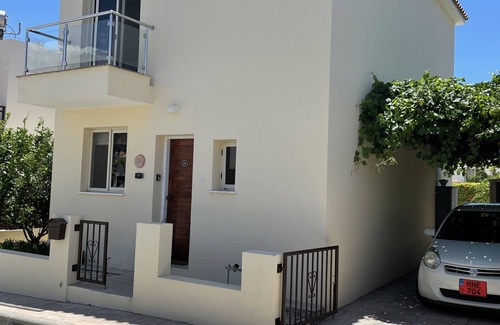 Peyia Town Villa | Detached Villa In Cul-de-Sac With Private Pool And Sea Views & Free WiFi.