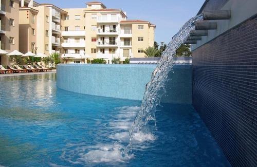 Universal Apartment | Elysia Park Apartment 203