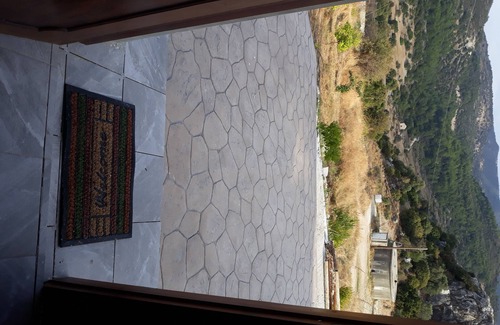 Vasa Koilaniou Apartment | EXTREME VIEW CAFE RESTAURANT AND ROOMS TO LET