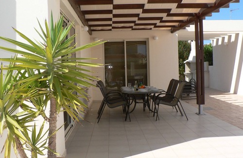 Kapparis Villa | Fabulous 4 Bed Villa,Big Pool,WIFI, table tennis, 2mins walk to beach