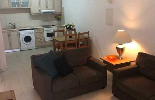 Peyia Town Apartment | Fantastic Outdoor Space (WIFI & Smart TV)
