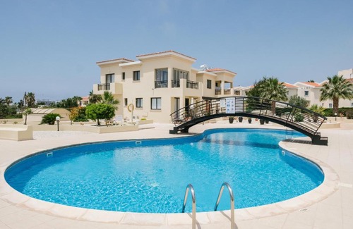 Paphos Apartment | Faros Village 1 Bedroom Flat near the seafront in Paphos