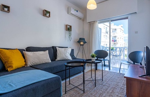 Skala Apartment | Groovy 1-Bedroom Apartment in Larnaca