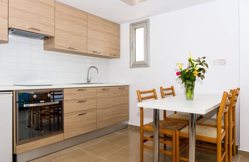 Chlorakas Apartment | Helios Bay Hotel Apartments