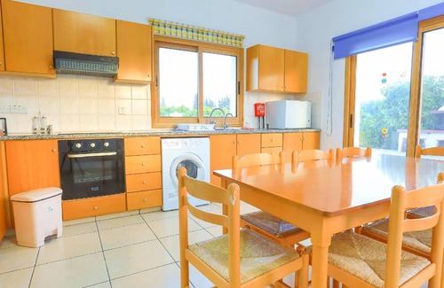 Latchi House | Holiday house Latsi for 1 - 8 persons with 3 bedrooms - Holiday home