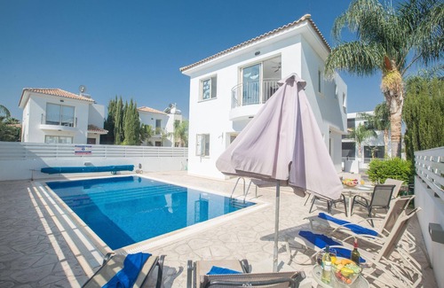Pernera House | Holiday house Pernera for 1 - 6 persons with 3 bedrooms - Holiday house
