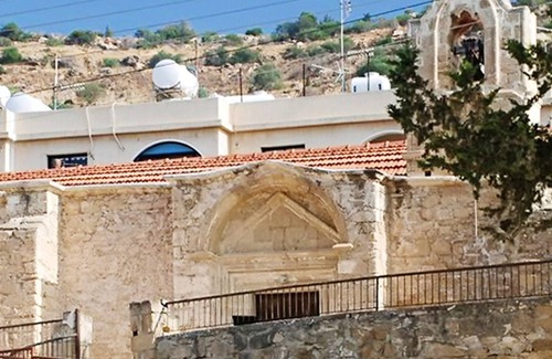 Oroklini Apartment | Homerez - Appartement 2 km away from the beach for 4 ppl. with shared pool