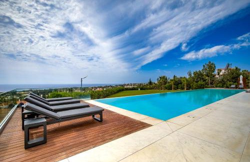 Peyia Town Bed & Breakfast | J&C Villa Resort Seacave