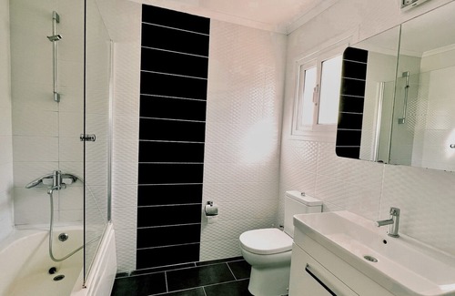 Zeytinlik Apartment | Kyrenia Azure Flat - One Bedroom Apartment, Sleeps 2