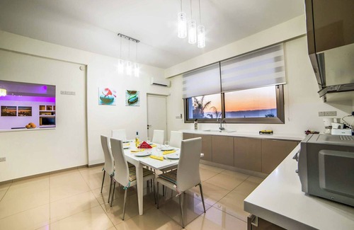 Polis Villa | Limni Beach Villa - Four Bedroom Villa, Sleeps 8