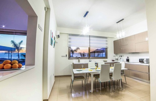 Polis Villa | Limni Beach Villa - Four Bedroom Villa, Sleeps 8