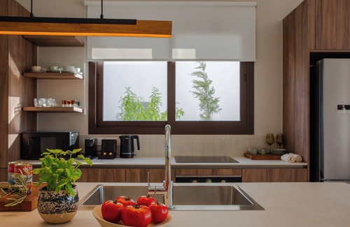 Oroklini Apartment | LIV & CO SUITES & VILLAS
