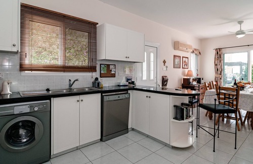Peyia Town Villa | Luxury 3 bed/3 bath villa with private pool in the picturesque village of Peyia