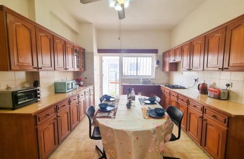 Larnaca House | Luxury City Rooms