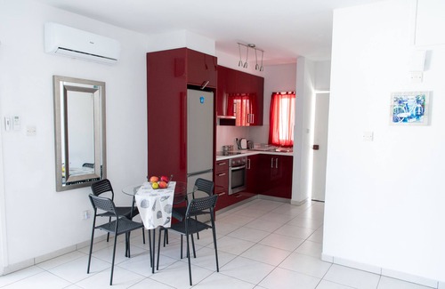 Oroklini Apartment | Luxury Self Catering Apartment With Heated Pool