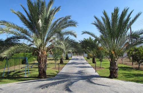 Geroskipou Villa | Luxury Villa With Swimming Pool, 3 Minutes From The Beach Ang Big Private Garden
