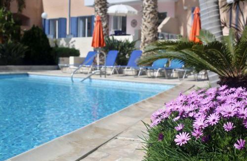 Universal Apartment | Maya's Apartment - Complimentary Paphos Airport Transport