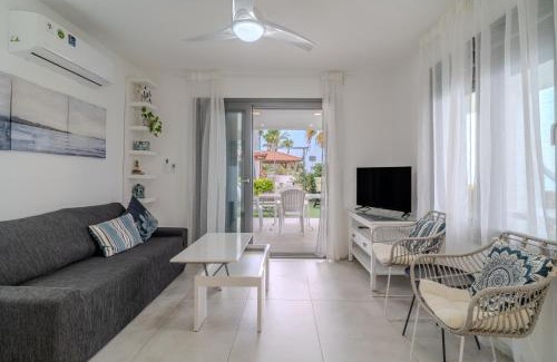 Meneou House | Meneou Blu Beach House*