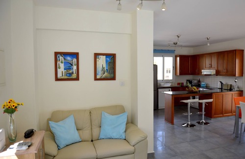 Pernera Villa | MICKEY1, 3 bed,FREE CAR, Overflow pool, Cyrus Hospitality