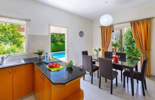 Pegeia Villa | Modern 3 bed villa with pool, close to town
