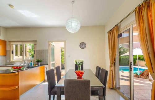 Pegeia Villa | Modern 3 bed villa with pool, close to town