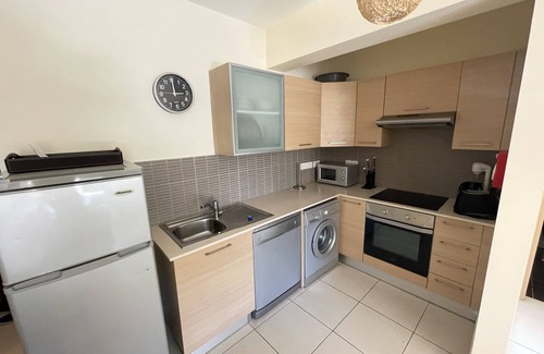 Pyla Apartment | Modern ground floor apartment with patio, pool and tennis court
