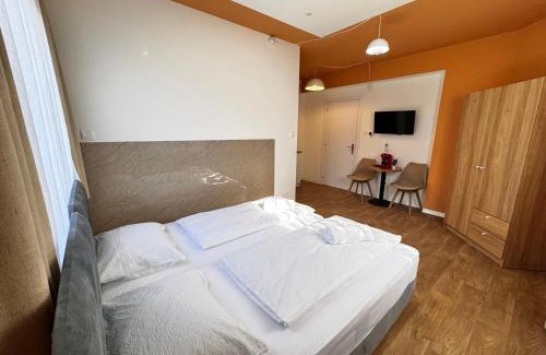 Limassol Apartment | Modern Studio 2 private Kitchenette and Bathroom